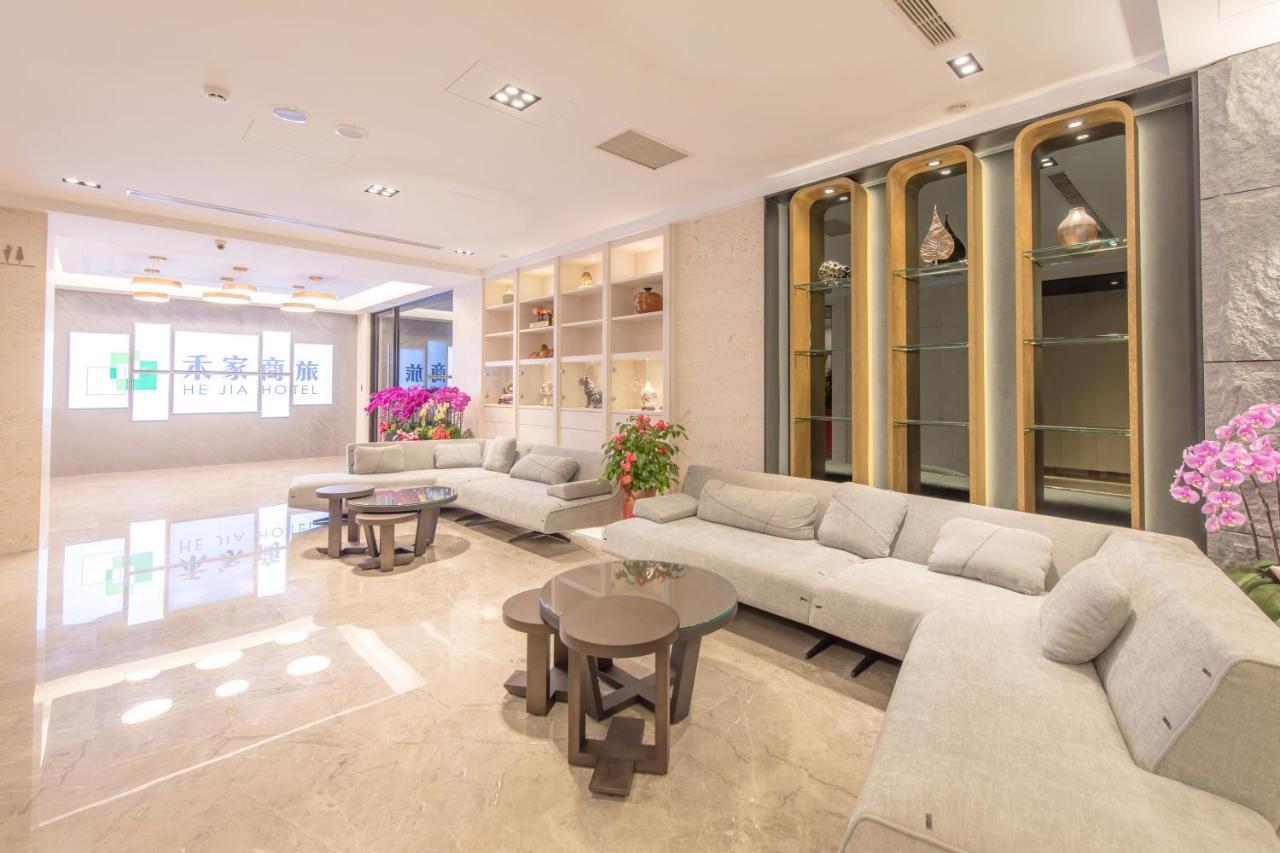 He-Jia Hotel Miaoli Extérieur photo